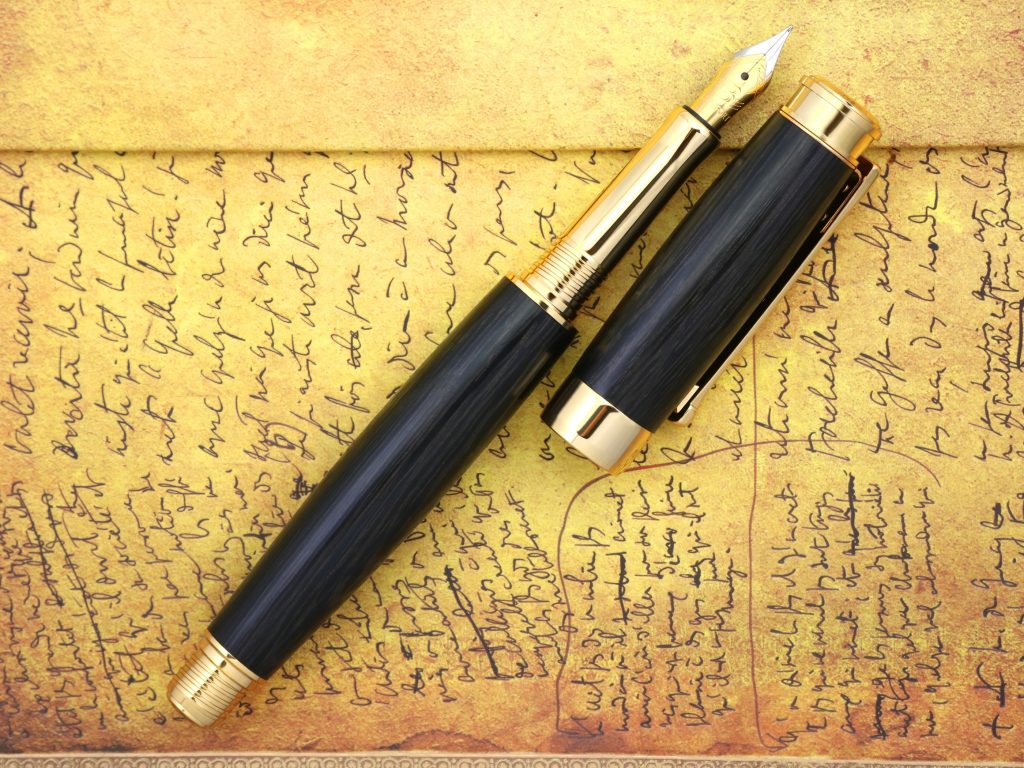 Gold Irisih Bog Wood Fountain Pen 